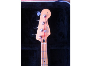 Fender Precision Bass Special (4041)