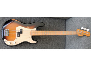 Fender Road Worn '50s Precision Bass - 2-Color Sunburst Maple