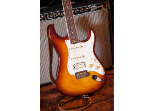 Fender Select Stratocaster HSS - Tobacco Sunburst