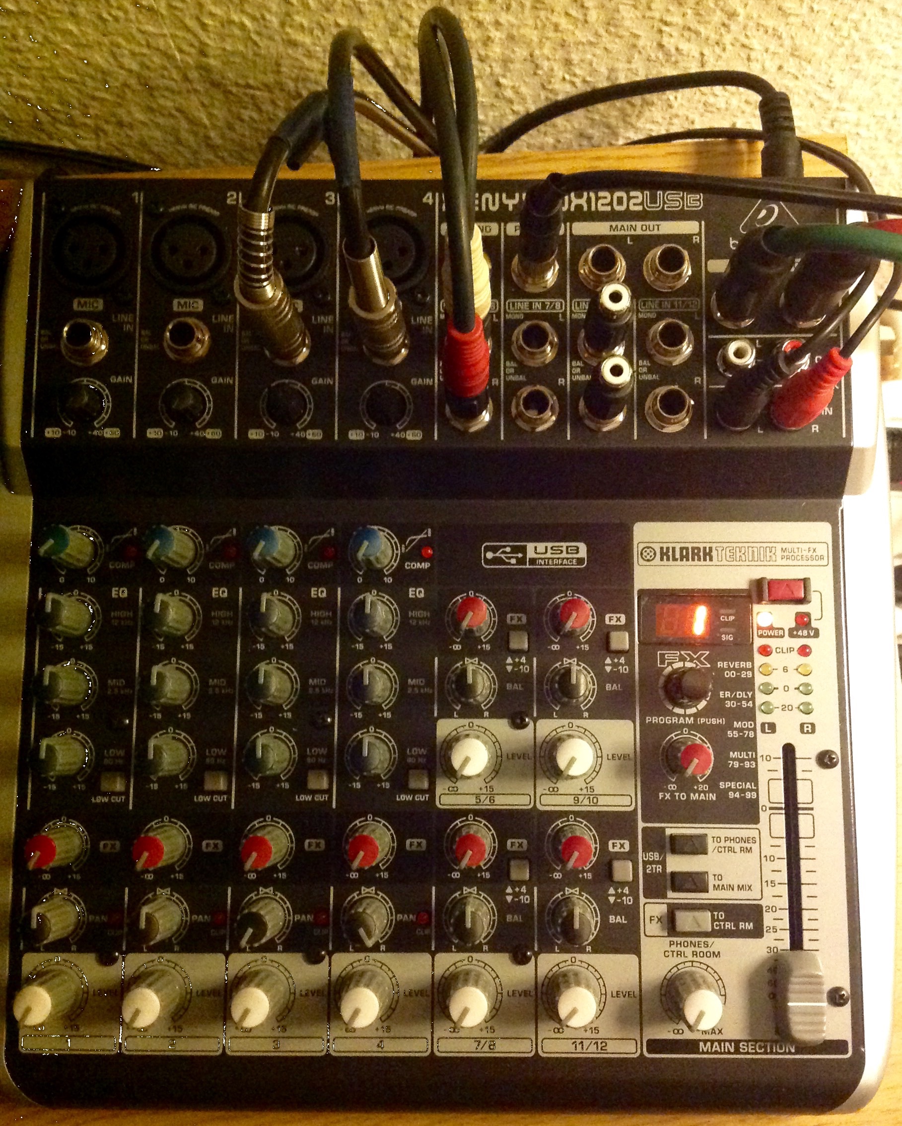 Behringer Xenyx QX1202USB