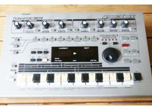 Roland MC-303 (79372)