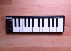 Akai LPK25 (21700)