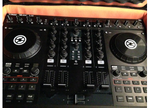 Native Instruments Traktor Kontrol S4 (5840)