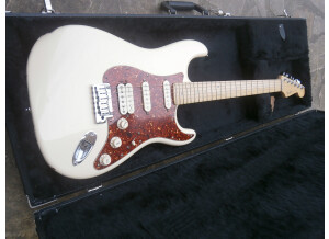 Fender American Deluxe Strat HSS - Olympic Pearl Maple