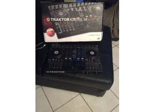 Native Instruments Traktor Kontrol S4 (10704)
