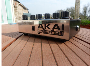 Akai Deluxe Distortion (48378)