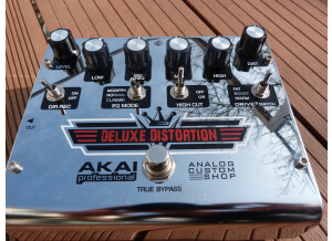 Akai Professional Deluxe Distortion