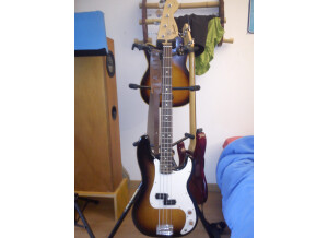 Squier Affinity P Bass - Brown Sunburst Rosewood