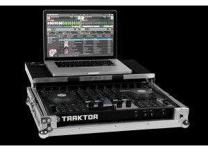 Native Instruments Traktor Kontrol S4 (93222)