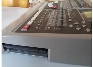 Roland VS-840 (50911)