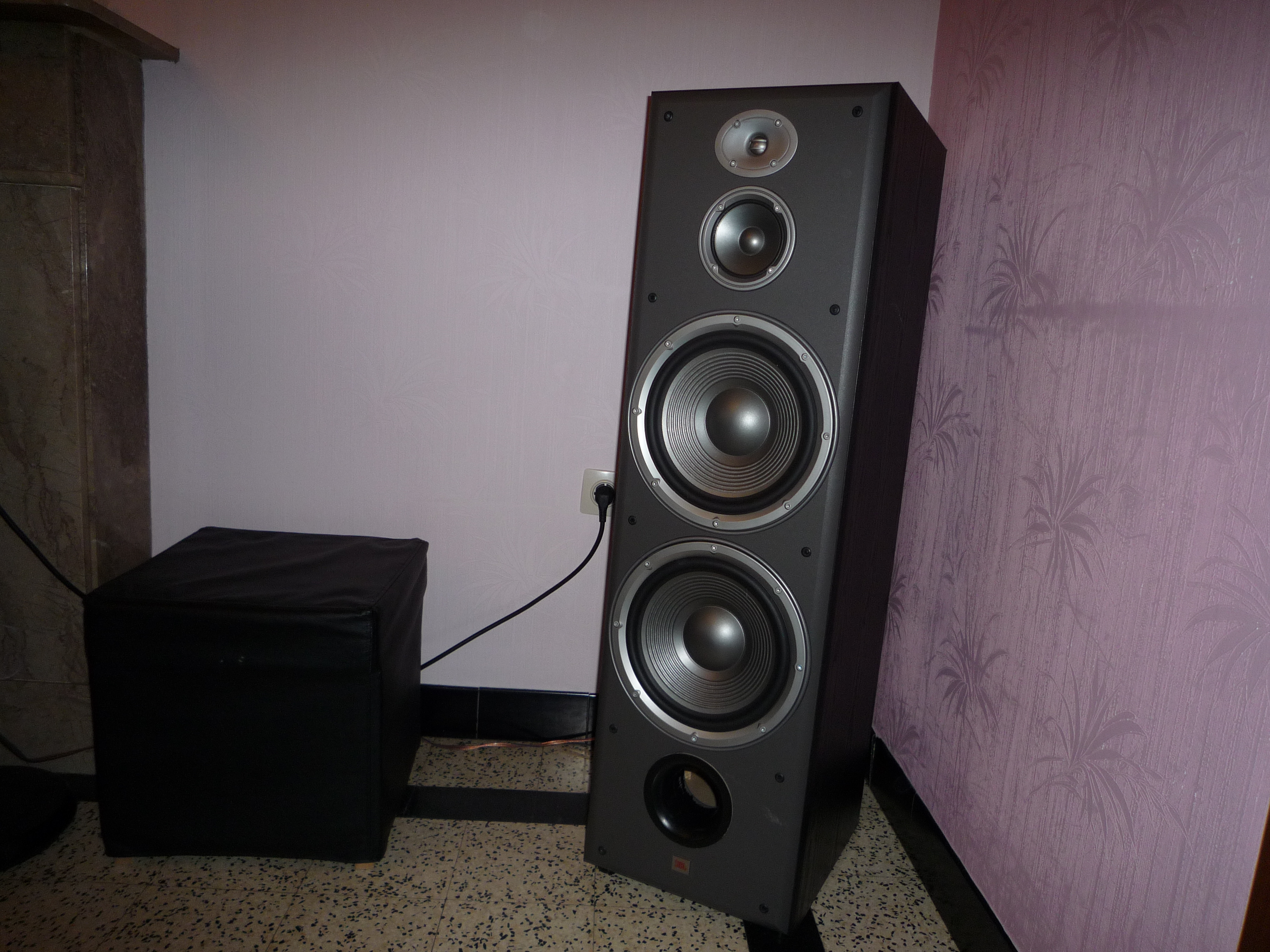 jbl e100 price