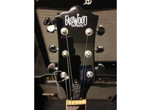 Eastwood Guitars Classic 6 - Walnut