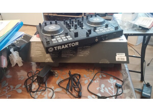 Native Instruments Traktor Kontrol S2 mk2 (1757)