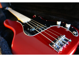 Fender American Special Precision Bass - Candy Apple Red Maple