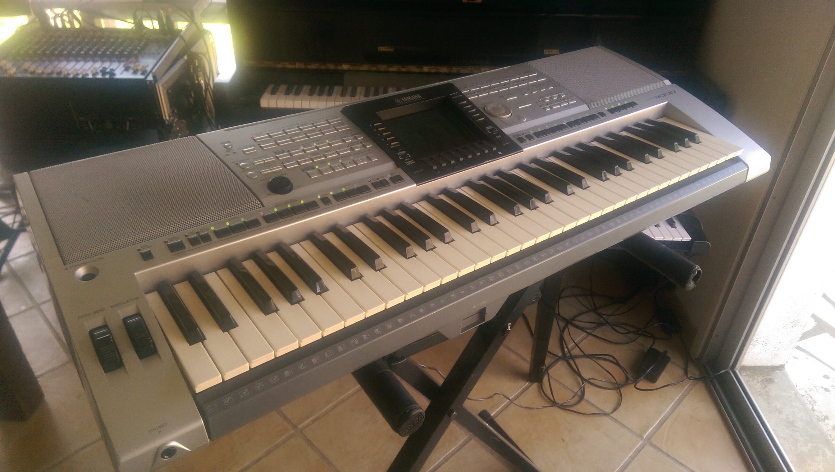 Pictures and images Yamaha PSR-3000 - Audiofanzine