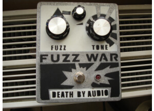 Death By Audio Fuzz War (11890)