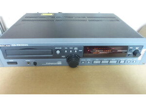 Tascam CD-RW2000 v3 (10891)