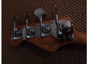 Fender signature reggie hamilton mexico 4 cordes sunburst