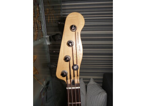 Squier Mike Dirnt Precision Bass - Artic White Rosewood