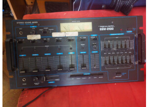 Realistic SSM-2100 Table de Mixage