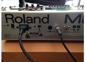 Roland MC-909 Sampling Groovebox (11990)
