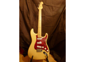 Fender Artist Signature - Buddy Guy Stratocaster - Honey Blonde