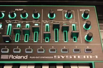 Roland Aira System-1 Roland Aira System-1