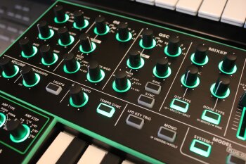 Roland Aira System-1 Roland Aira System-1