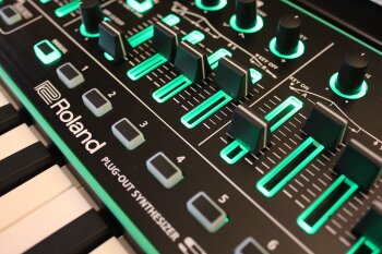 Roland Aira System-1 Roland Aira System-1