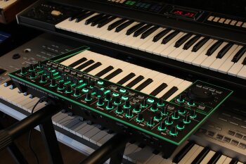 Roland Aira System-1 Roland Aira System-1