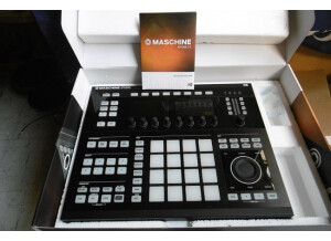 Native Instruments Maschine Studio - Black