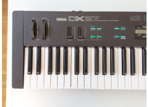 Yamaha DX27 (94859)