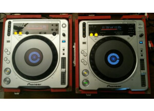 Pioneer Platines Pioneer CDJ 800 MK2 avec fly cases + Serato SL1