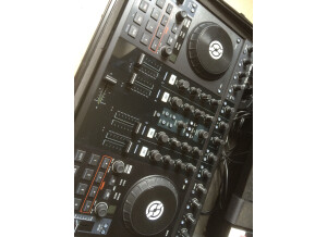 Native Instruments controleur traktor S4 mk1