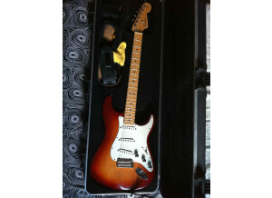 Fender American Deluxe Ash Stratocaster MN Aged Cherry Burst