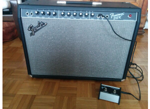 Fender FM 212R (87470)