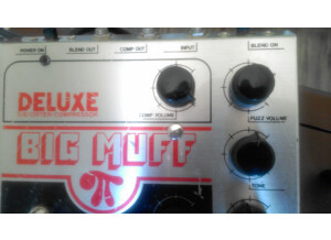 Electro-Harmonix Big Muff Pi Deluxe (33070)