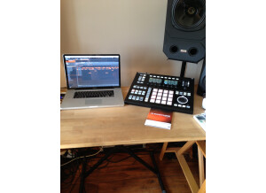 Native Instruments Maschine Studio - Black