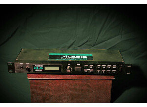Alesis D4 (46136)