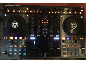 Native Instruments Traktor Kontrol S4 (56068)