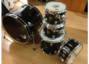 DW Drums PERFORMANCE FUSION22 5FUTS EBONY STAIN (44105)