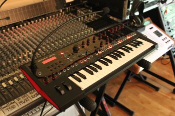 Roland JD-Xi Roland JD-Xi