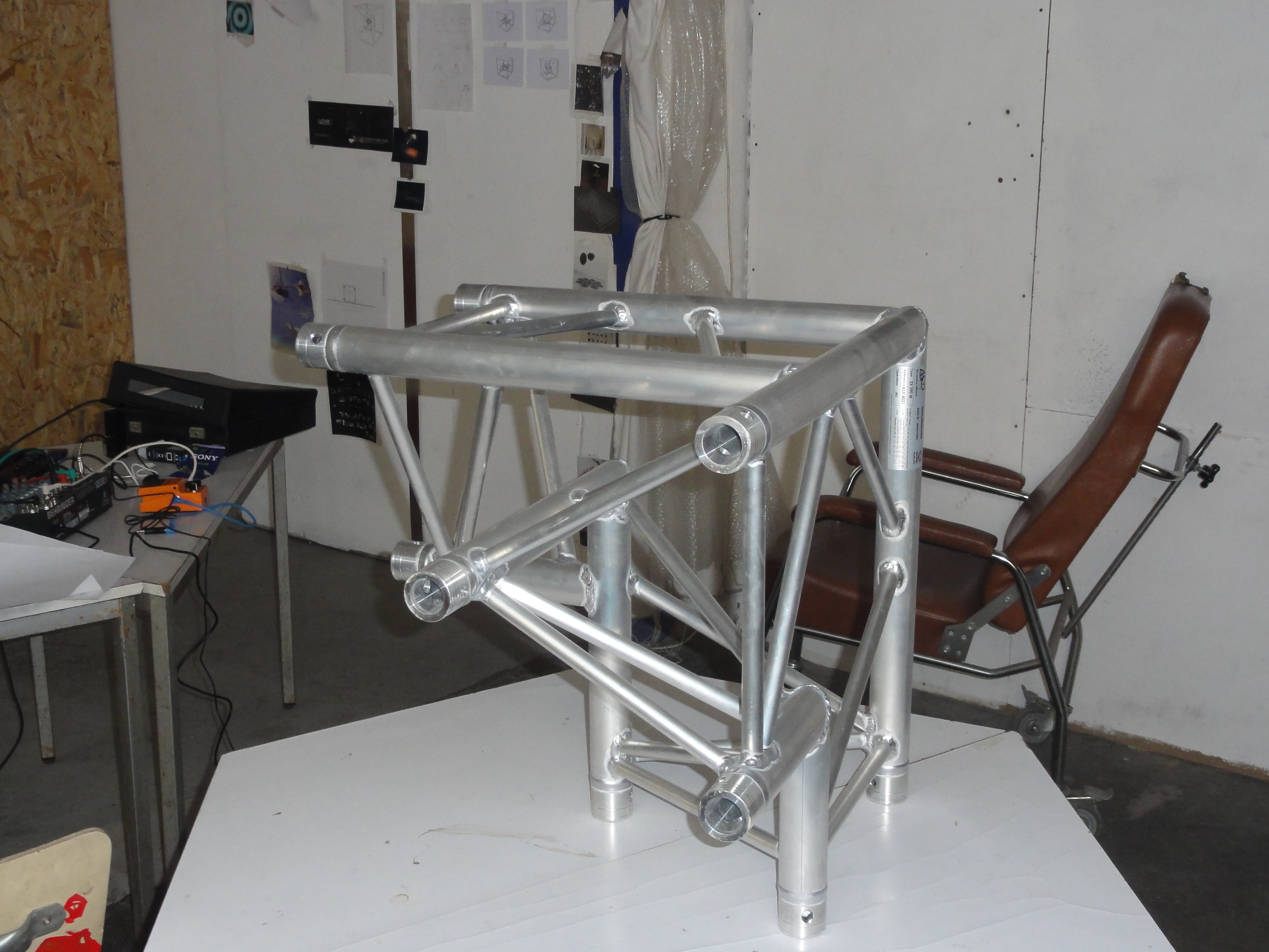 vend angle 3D  pont triangulé série SX 390