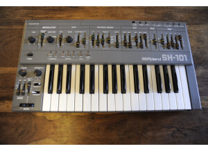 Roland SH-101 (48934)