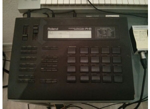 Roland R-8 (36858)