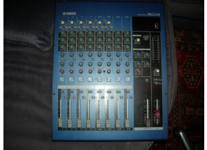 Yamaha console analogique MG12/4