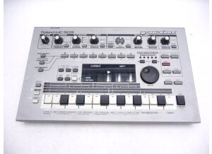 Roland MC-303 (70099)