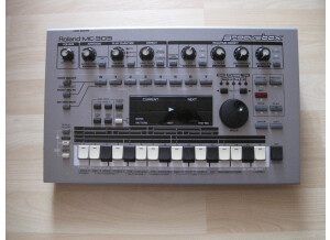 Roland MC-303 (76018)