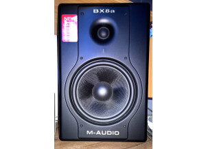 M-Audio BX8a Deluxe (27213)