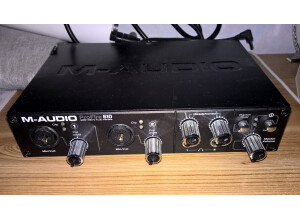 M-Audio BX8a Deluxe (3030)